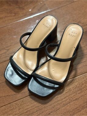 Black Strappy Square-Toe Women’s Sandal